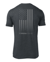 KUIU Vertical Flag Logo T-Shirt | Charcoal