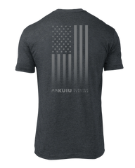 KUIU Vertical Flag Logo T-Shirt | Charcoal